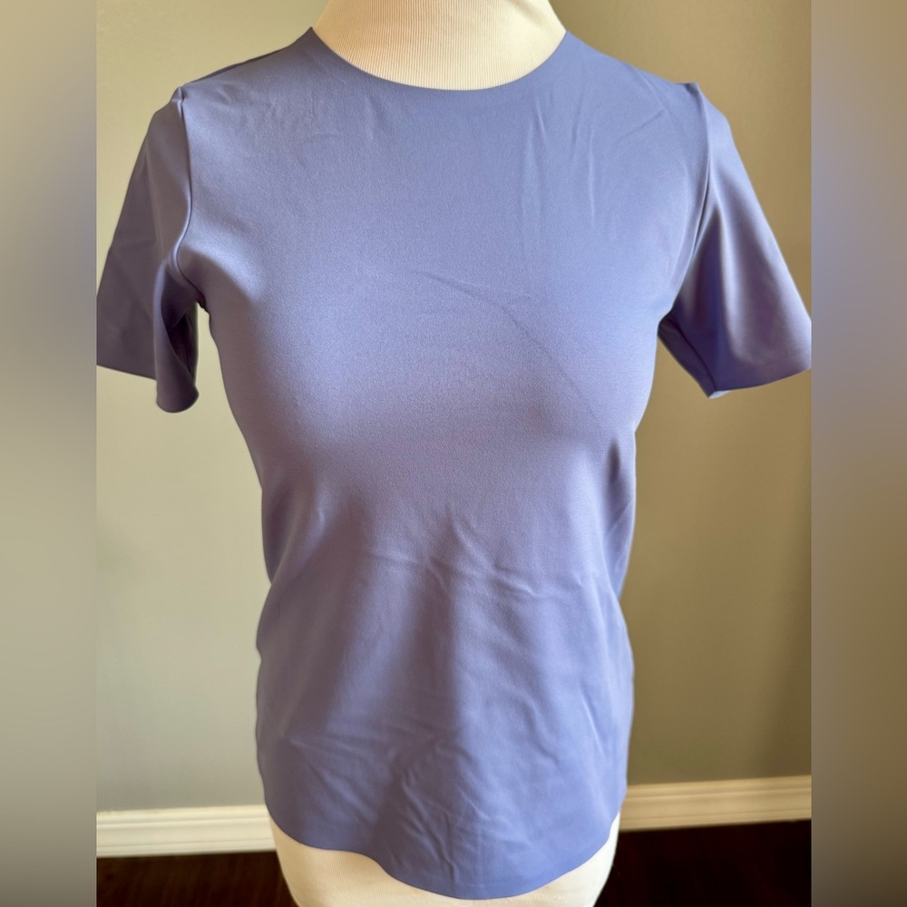 Victoria’s Secret Lilac Short Sleeve Stretch Tee – Size M